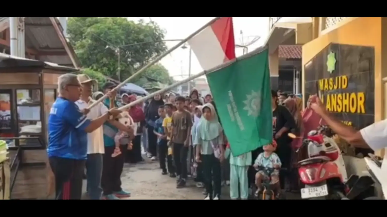 Semarak Tahun Baru Islam 1448 H, AMM Ranting Ambokembang Gelar Jalan Sehat Penuh Kebersamaan